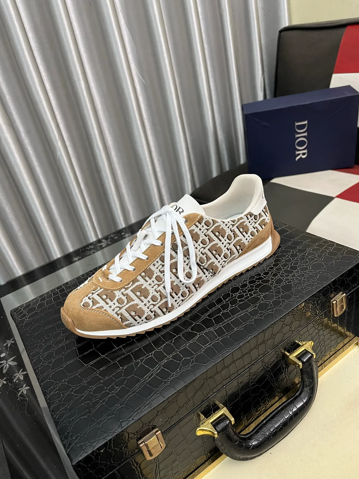 Men's shoes 💰420⌚️⌚️[Dior] Dior couple's style, new casual style launched in Hong Kong counters. Official website 1:1 production. Original Italian materials. Designed by European and American masters. Perfect shape to create counter quality. Solid color rubber wear-resistant outsole and classic dazzling head! Super versatile and very comfortable. High-end without losing taste, fashionable and novel! ! Absolute focus! Code number: 36-448️⃣Colors available